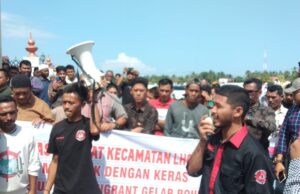 Tolak Rohingya, Ratusan Warga Gelar Unjuk Rasa di Kantor Bupati Aceh Utara