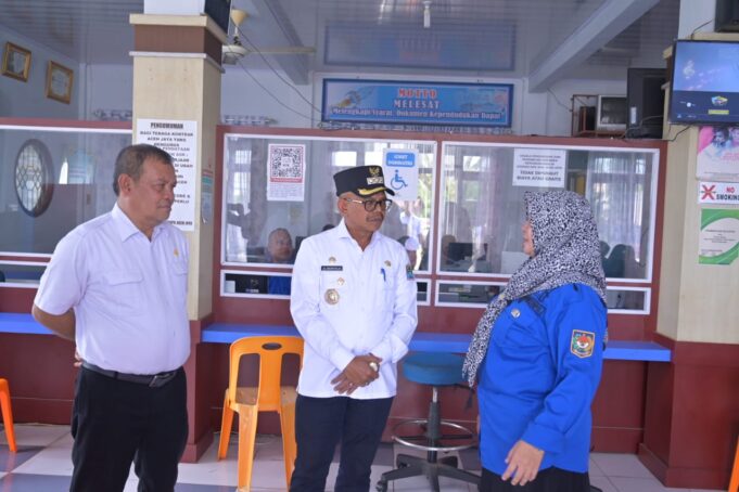 Pastikan Kelancaran Pemilu 2024, PJ Bupati Aceh Jaya Kunjungi Disdukcapil dan Kesbangpol
