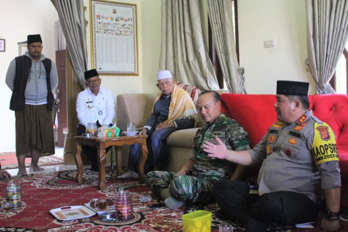 Jum’at Curhat: Kapolres Aceh Jaya Sambangi Tokoh Ulama Dan Cooling System Jelang Pemilu