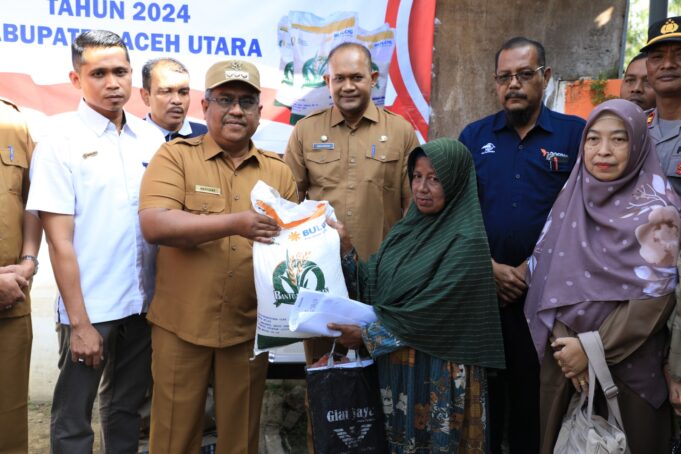 Pj Bupati Aceh Utara Mulai Salurkan Bantuan Beras BP-CBP Tahun 2024