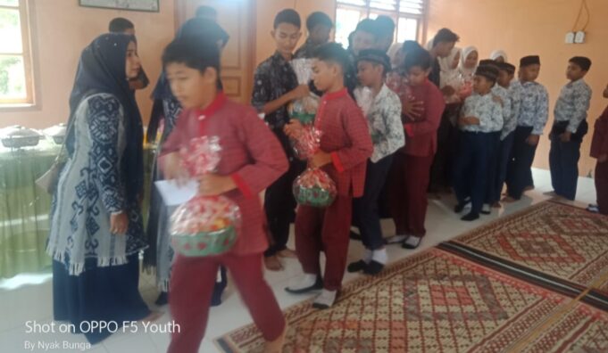 Rayakan Maulid Nabi, SMAN 1 Muara Batu Santuni Anak Yatim