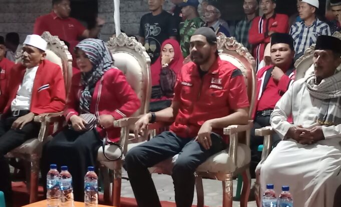 Dihadiri Mualem, Ribuan Warga Berkupul Pada Peusijuek Caleg PA di Dayah Babul Ulum Blang Mugieb