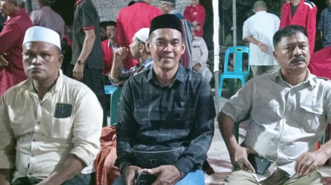 Dengan Dana Pribadi, Panglima Muda Daerah 3 Tgk Chik Paya Bakong Santuni Ratusan Anak Yatim