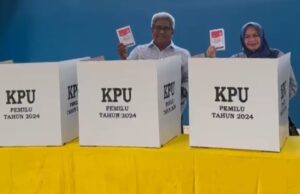 Berikan Hak Pilih, Pj Bupati Aceh Utara Nyoblos di TPS 001 Kuta Lhoksukon