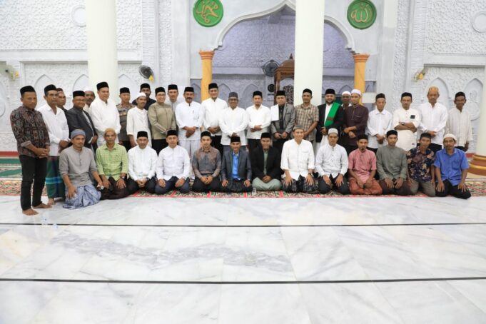 Pj Bupati Mahyuzar Awali Safari Ramadhan di Gampong Seumirah