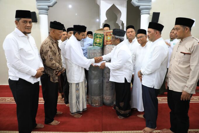 Safari Ramadhan Hari ke-2, Pj Bupati Berkunjung ke Masjid di Pesisir Seunuddon