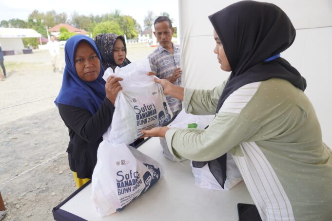Pasar Murah 1.000 Sembako hingga Bazar UMKM, Pupuk Iskandar Muda Meriahkan Safari Ramadhan BUMN