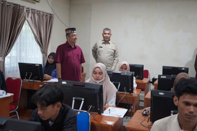 2.706 Calon Mahasiswa Ikuti UTBK SNBT di Unimal, Rektor: Semoga Lulus Seusai Bidangnya