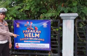 Satlantas Polres Aceh Jaya Pasang Spanduk Himbauan Keselamatan Berkendara