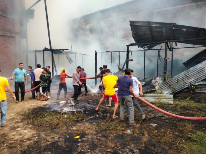 2 Unit Rumah Berkontruksi Kayu Hangus Terbakar di Aceh Utara