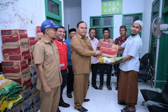 Pemkab Aceh Jaya Salurkan Bantuan Masa Panik Kepada Masyarakat Dampak Banjir