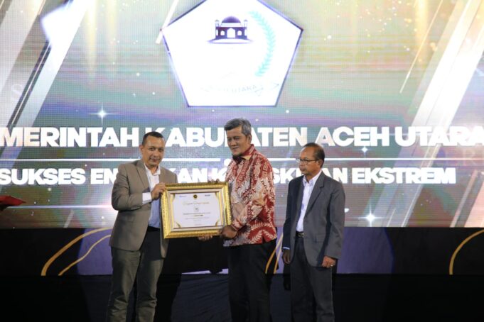 Sukses Entaskan Kemiskinan Ekstrem, Pemkab Aceh Utara Dianugerahi Serambi Award