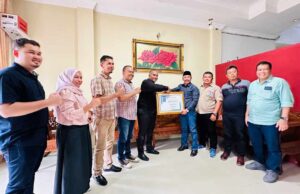Dinilai Sukses membangun Pidie, YARA Berikan Penghargaan Kepada Sarjani Abdullah