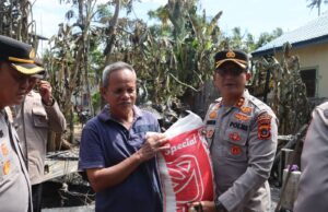Kapolres Aceh Utara Salurkan Bantuan Untuk Korban Kebakaran di Matang Bayu