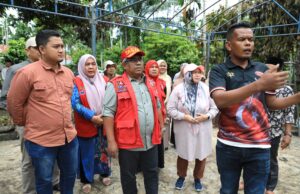 Pj Bupati Aceh Utara Antar Bantuan Masa Panik Untuk Korban Kebakaran di Cot Girek