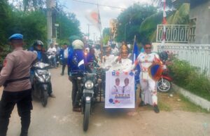 Diantar Becak Mesin, Pasangan Azkar Resmi Mendaftar ke KIP Lhokseumawe, Usung Visi-Misi 5 T Pasangan Azkar diantar menggunakan becak mesin oleh seribuan masa pendukung ke Kantor KIP Kota Lhokseumawe untuk mencaftar sebagai Calon Walikota.