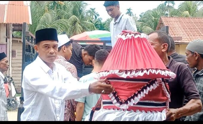 Ratusan Warga Ikut Semarakkan Maulid Nabi Muhammad SAW di Desa Alue Gampong