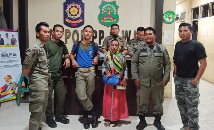 Satpol PP Lhokseumawe Tangkap Pengemis dengan 20 Mayam Emas dan Uang Rp 4 Juta