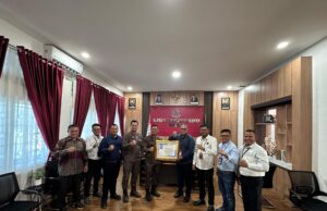 YARA Serahkan Penghargaan kepada Kejari, Kapolres, dan Pj Bupati Bireuen