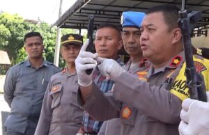 Warga Aceh Utara Serahkan 2 Unit Senpi Peninggalan Masa Konflik