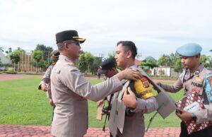 49 Bhabinkamtibmas di Polres Aceh Utara Terima Kaporlap Rompi Anti Sayat