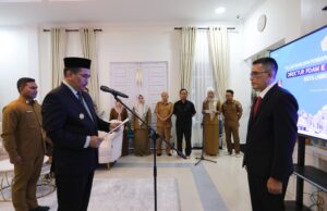Lantik Direktur PDAM Ie Beusaree, Pj Wali Kota Dorong Langkah Cepat Perbaikan Layanan
