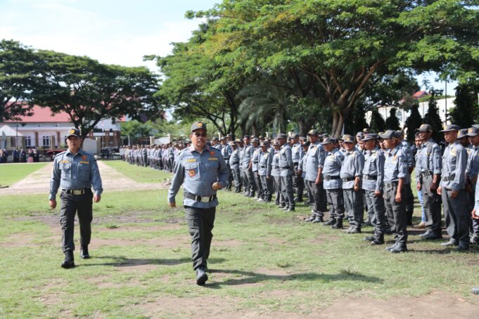 Jelang Pilkada, Pj Wali Kota Lhokseumawe Pimpin Apel Siaga Linmas