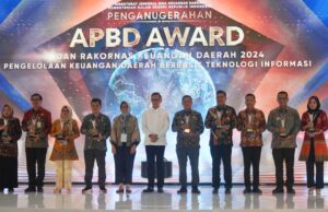 Pj Wali Kota Lhokseumawe Kembali Terima APBD Awards 2024 dari Kemendagri