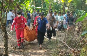 Mayat Pria Ditemukan Tergantung di Pohon Mangga, Polisi Lakukan ini