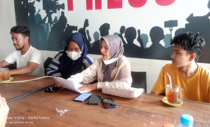 Pendemo Kantor Keuchik Diteror dengan Ancaman Penjara, Warga Tumpok Teungoh Resah