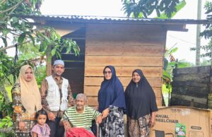 Kakek Abdurrahman Mendapatkan Bantuan Kursi Roda dari Anggota DPR RI Fraksi PKB