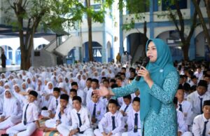 Pj Ketua TP PKK Aceh Sosialisasi Pencegahan Bullying dan Kesehatan Reproduksi di SMP Negeri 4 Banda Aceh