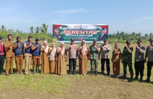 Polsek Syamtalira Aron Laksanakan Penanaman Jagung Serentak untuk Dukung Ketahanan Pangan Nasional
