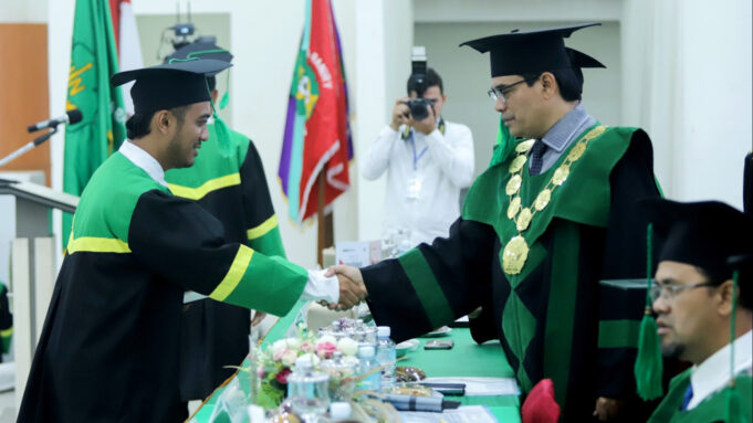 UIN Ar-Raniry Kukuhkan 1.401 Wisudawan, Rektor: Jaga Salat dan Integritas