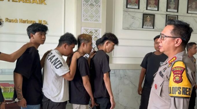 Polisi Tangkap Pelaku Penusukan Anggota Brimob