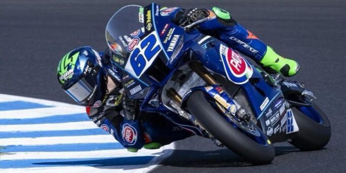 Stefano Manzi Kuasai Race 1 WorldSSP Australia, Aldi Satya Mahendra Gagal Finis
