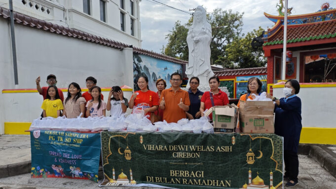 Jaga Toleransi, Umat Buddha Vihara Dewi Welas Asih Tebar Takjil Ramadan 1446 H