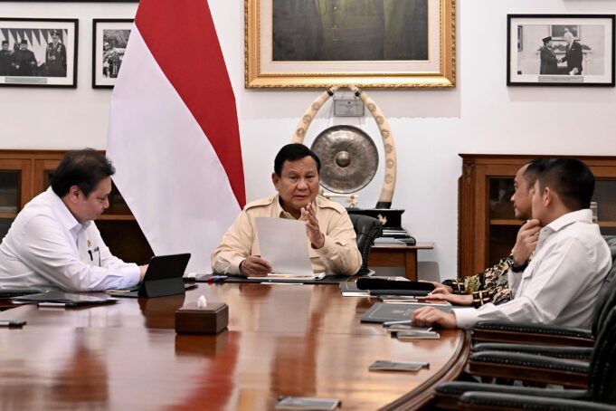 Presiden Prabowo Bahas Perkembangan Ekonomi Nasional dengan Menko Airlangga