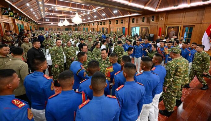 Momen Hangat Presiden Prabowo di Akmil Magelang: Dari Parade Senja hingga Kejutan Ulang Tahun