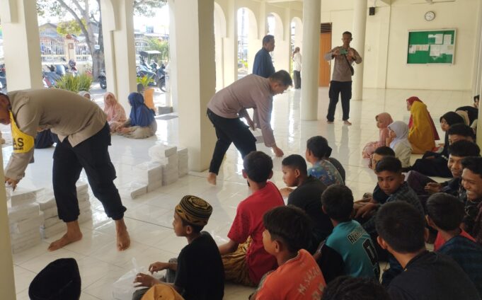 Polres Lhokseumawe Santuni Puluhan Anak Yatim Piatu di Bulan Ramadhan