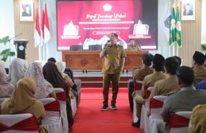 Wali Kota Lhokseumawe Ancam Rotasi Pejabat Tak Disiplin