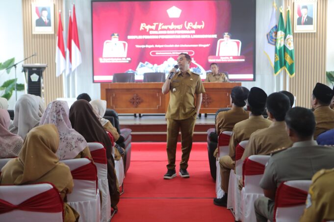 Wali Kota Lhokseumawe Ancam Rotasi Pejabat Tak Disiplin