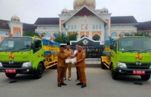 Pemkab Aceh Utara Terima 2 Unit Mobil Tangki dan 1.177 Septik Tank Senilai Rp30 Miliar