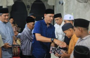 Safari Ramadan Pemkab Aceh Utara, Wabup Serahkan Bingkisan dan Santuni Anak Yatim