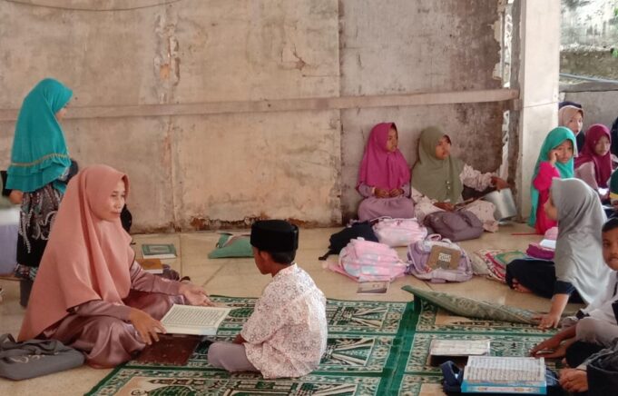 Balai Ramadan Masjid Babussakdah: Mencetak Santri Tahfiz dan Ahli Pidato Bahasa Asing
