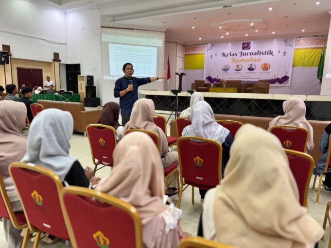 Puluhan Mahasiswa Ikuti Kelas Jurnalistik Ramadan 2025 Digelar AJI Lhokseumawe
