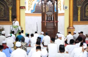 Peringati Malam Nuzulul Qur’an, Bupati Ayahwa Buka Puasa Bersama Masyarakat di Masjid Baiturrahim
