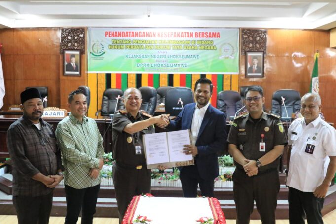 Hadiri Penandatanganan MoU antara Kejari dan DPRK, Wali Kota Lhokseumawe Apresiasi Kerja Sama Strategis