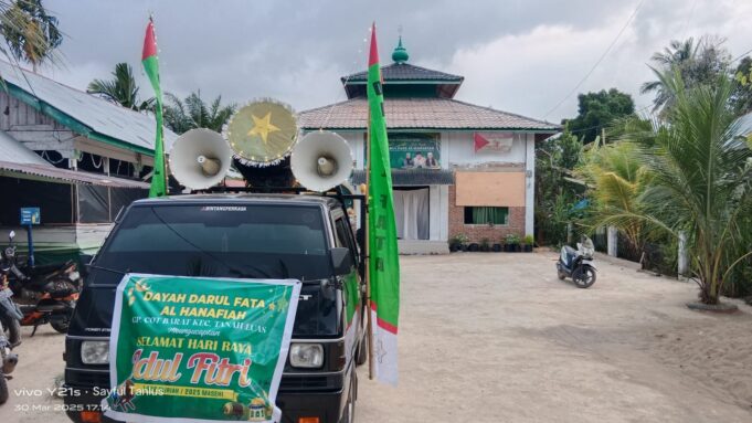 Dayah Darul Fata Al-Hanafiah Turut Meriahkan Pawai Takbiran di Tanah Luas