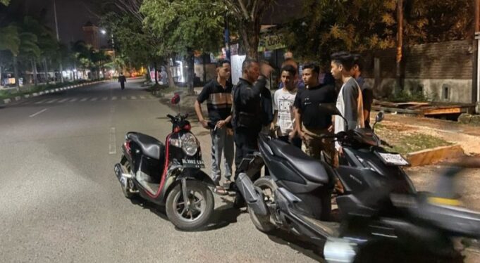 Polisi Tindak Pembalap Liar dalam Patroli Malam Ramadhan di Banda Aceh